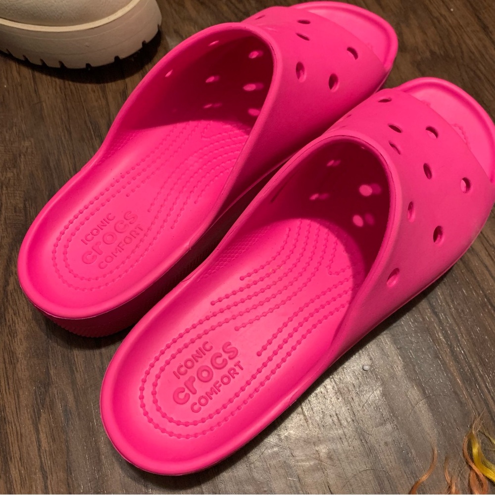 Hot Barbie Pink Crocs Slip on platform Slides size 11 womens New